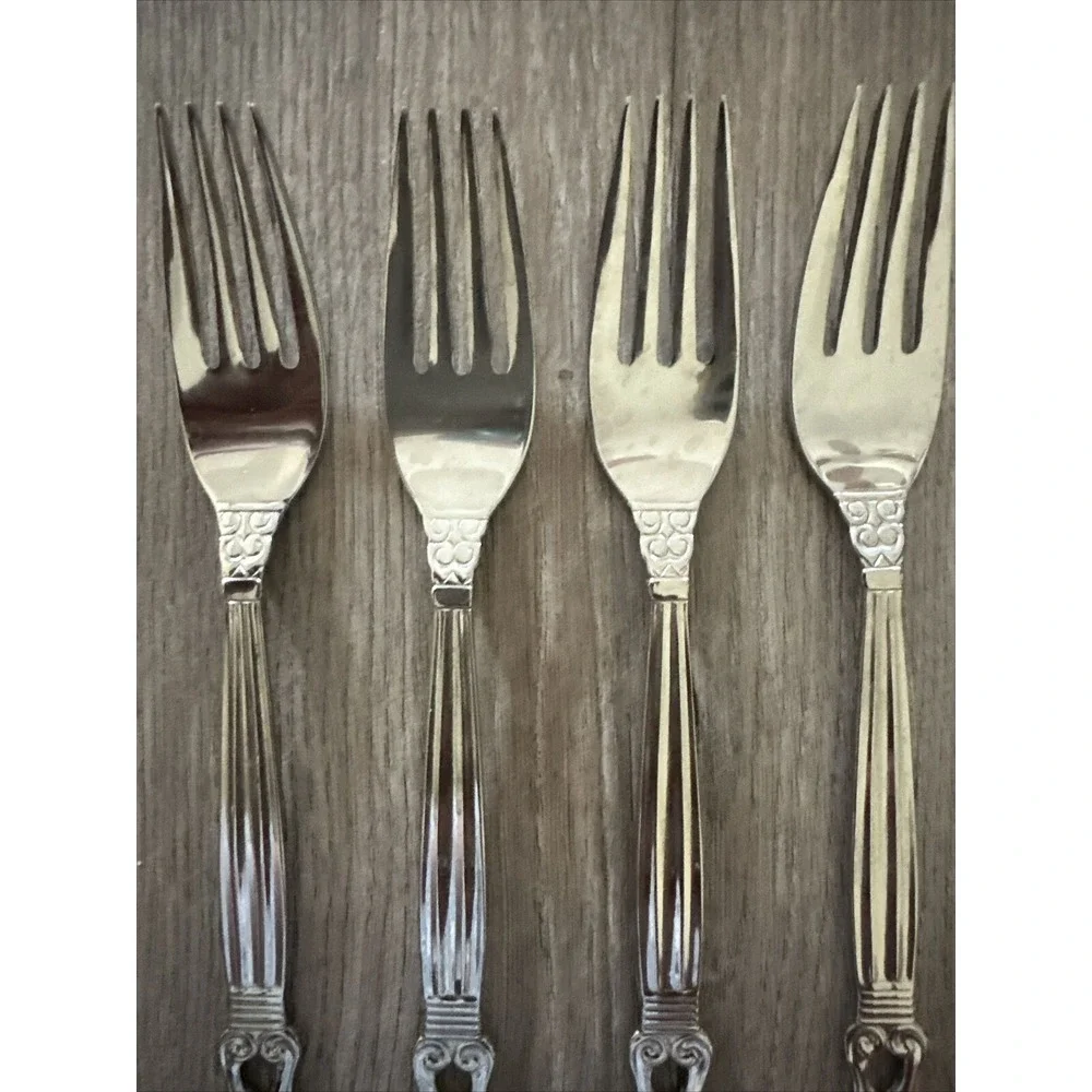 4 Towle KING GUSTAV, 18/10 Stainless‎ Steel, Salad Forks 7 1/8